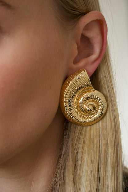 Conch Earrings - Gold