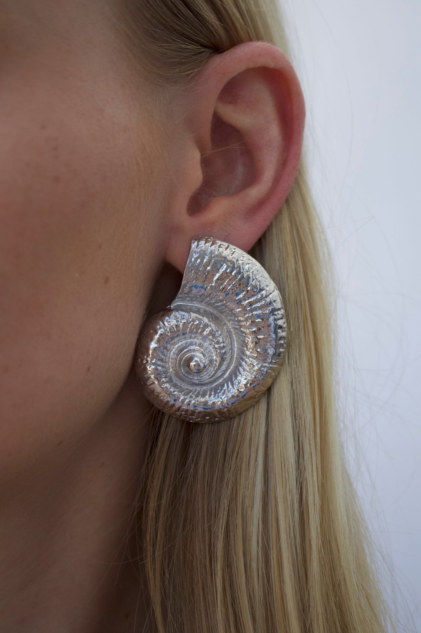 Conch Earrings - Gold